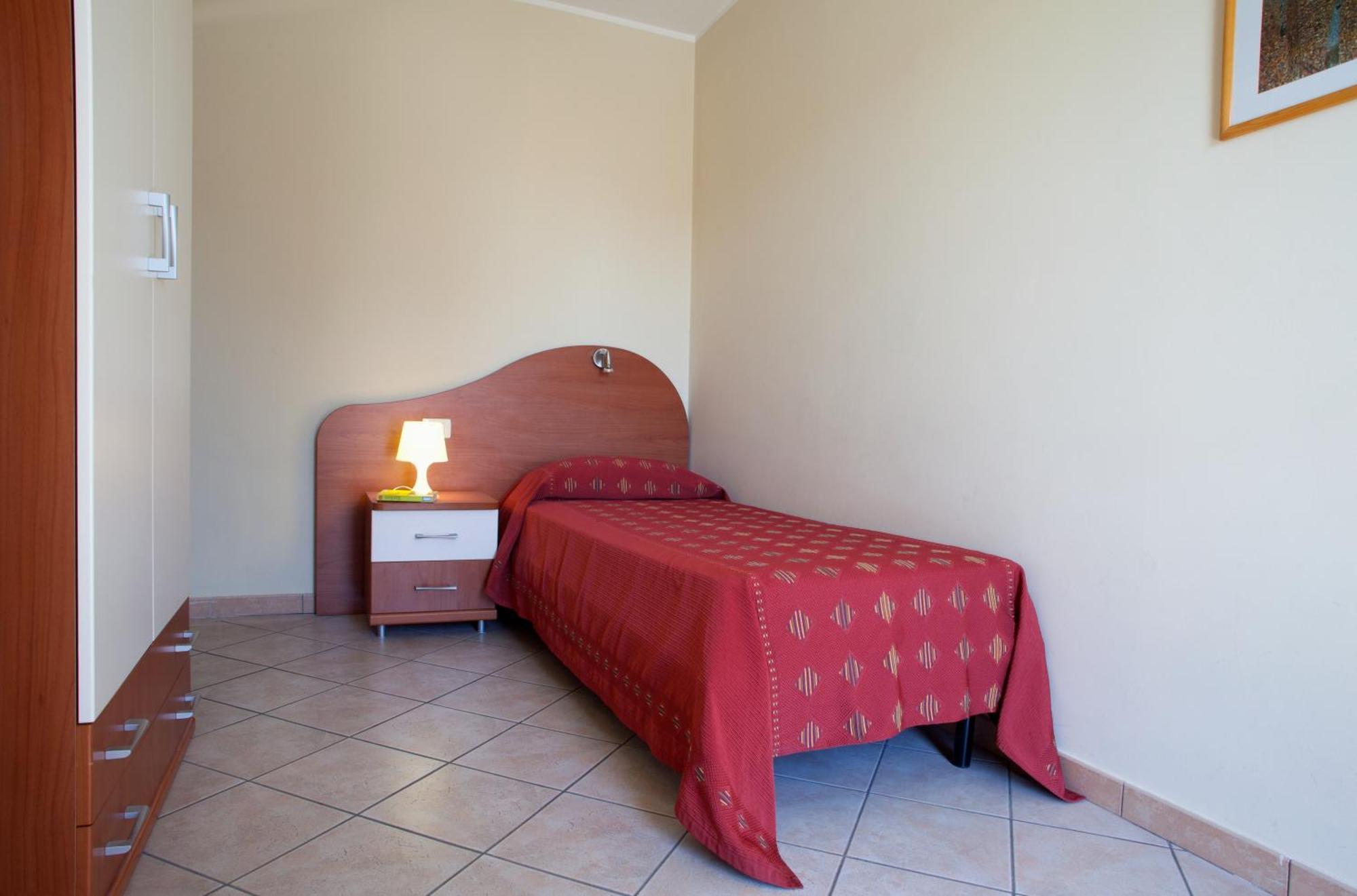 Motta SantʼAnastasia Motta Residence Hotel المظهر الخارجي الصورة