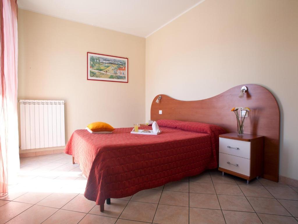 Motta SantʼAnastasia Motta Residence Hotel الغرفة الصورة