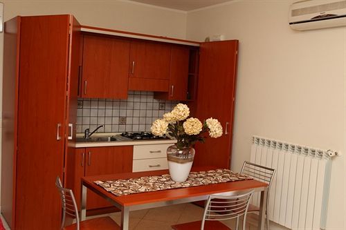Motta SantʼAnastasia Motta Residence Hotel المظهر الخارجي الصورة